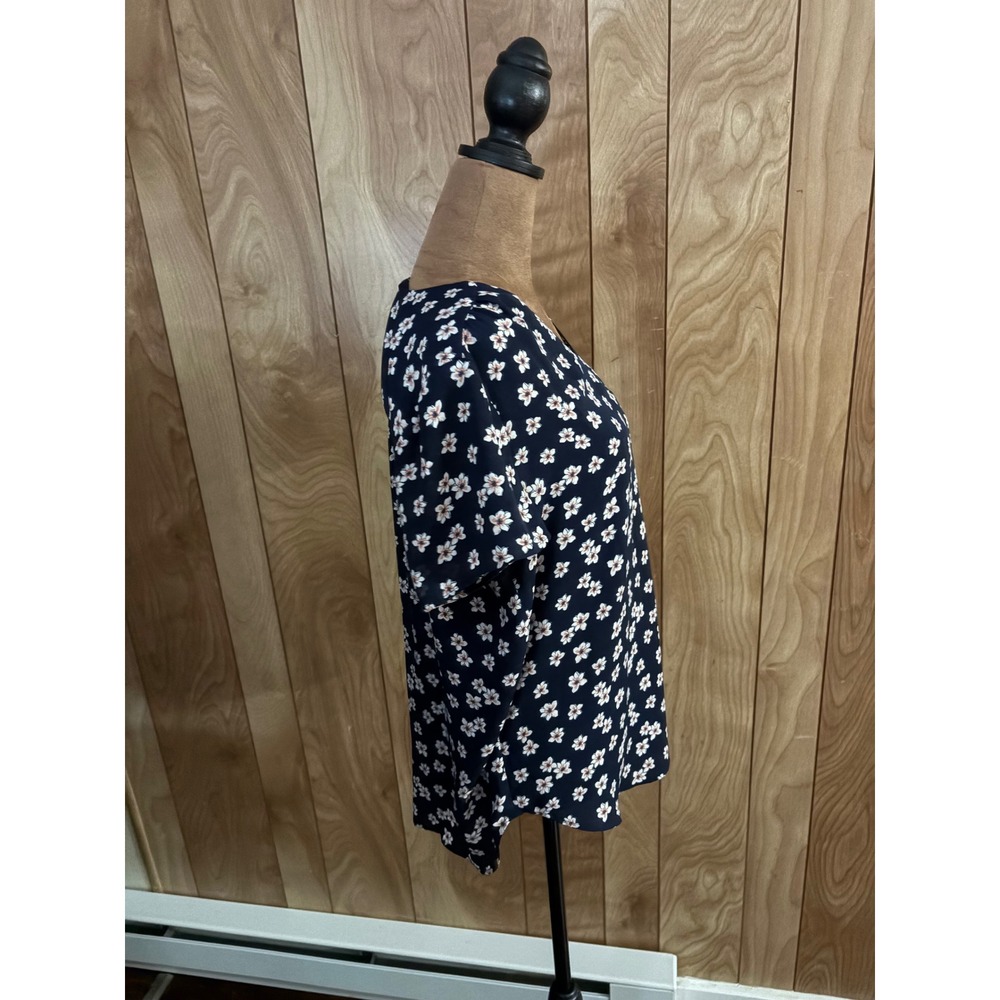 LOFT Outlet Navy Blue Floral V-Neck Short Sleeve Blouse Top 490345 Woman's Small - Picture 2 of 7